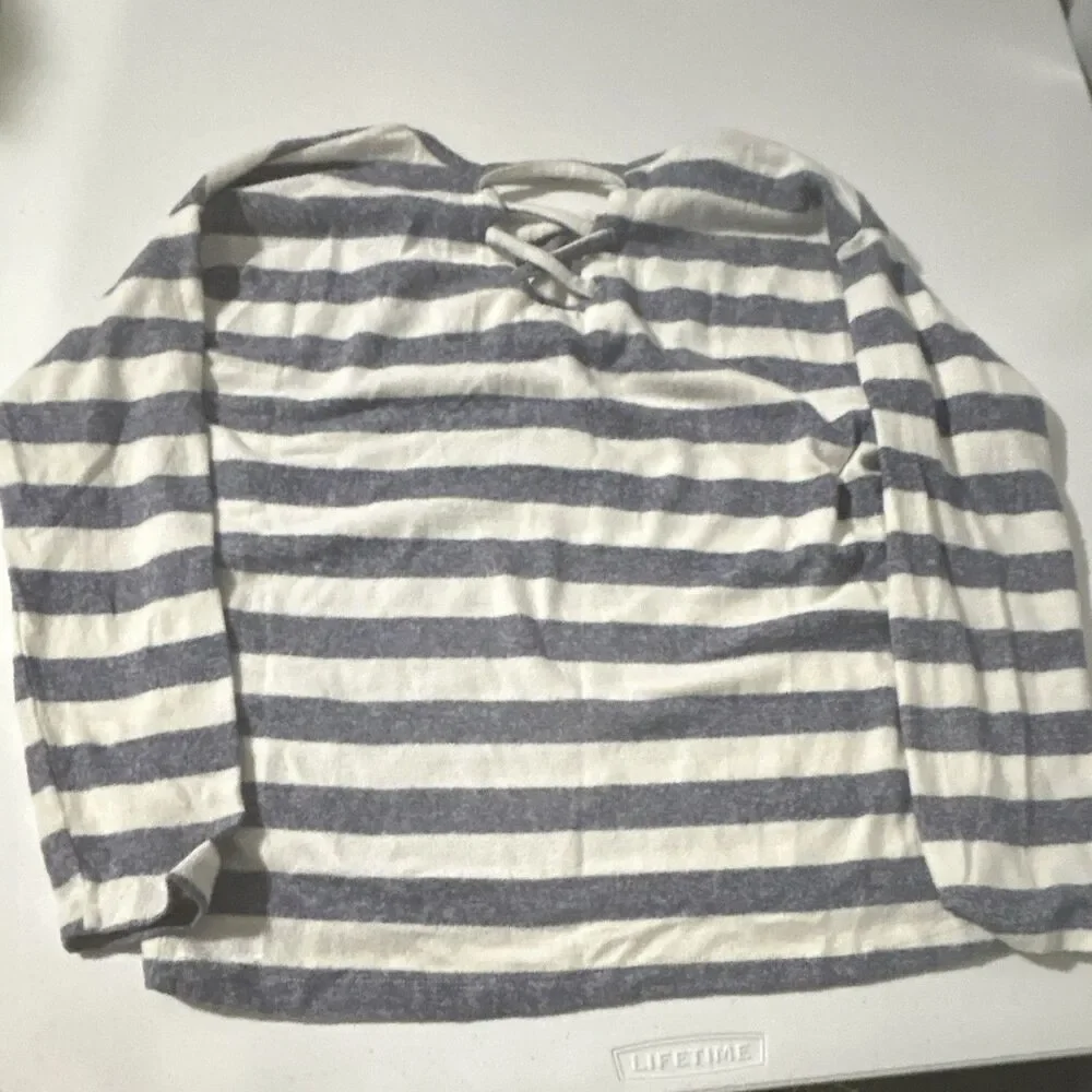 Nine 1 Eight Girl’s Blue/White Striped Long Sleeve Top: Size L